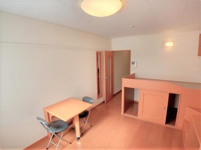 【居間・リビング】 | レオパレス柳川駅前 | 設備・使用は号室により異なる為、現況を優先致します。