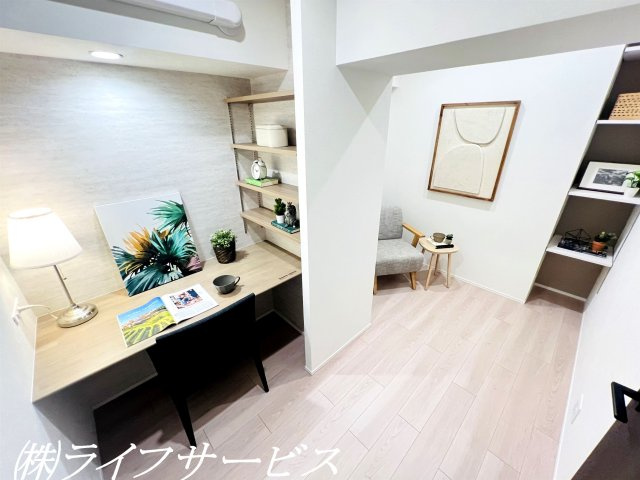 【洋室】 | 新北野第2コーポ | 洋室4.0帖／カウンターデスク造作！クローゼットあり