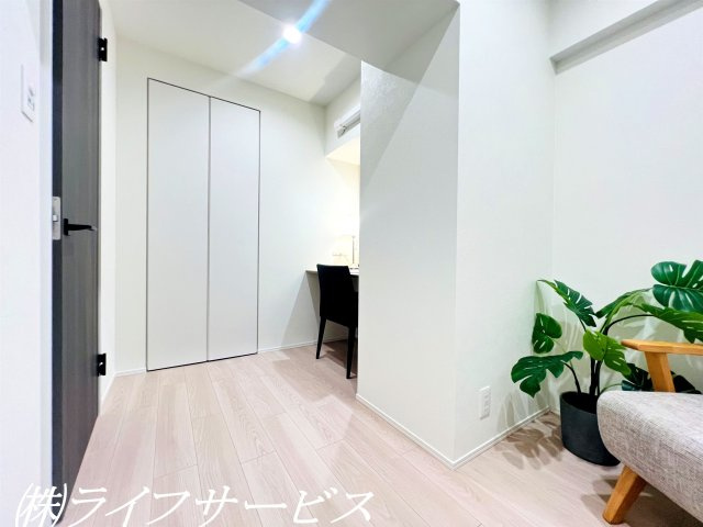 【洋室】 | 新北野第2コーポ | 洋室4.0帖／カウンターデスク造作！クローゼットあり