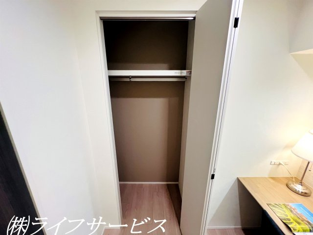 【収納】 | 新北野第2コーポ | 洋室4.0帖／カウンターデスク造作！クローゼットあり