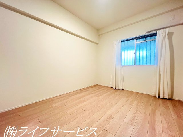 【洋室】 | 新北野第2コーポ | 洋室5.5帖／ウォークインクローゼットあり