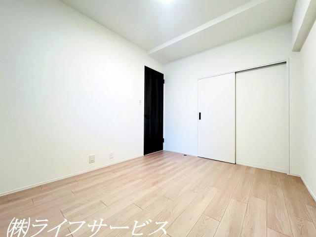 【洋室】 | 新北野第2コーポ | 洋室5.5帖／ウォークインクローゼットあり