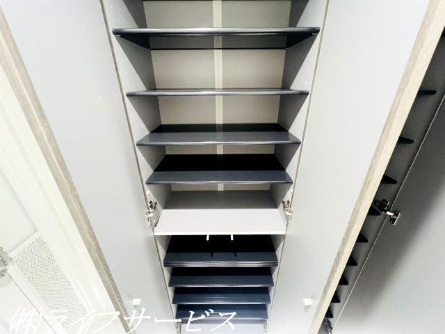 【玄関】 | 新北野第2コーポ | 玄関には天井高のシューズボックス有