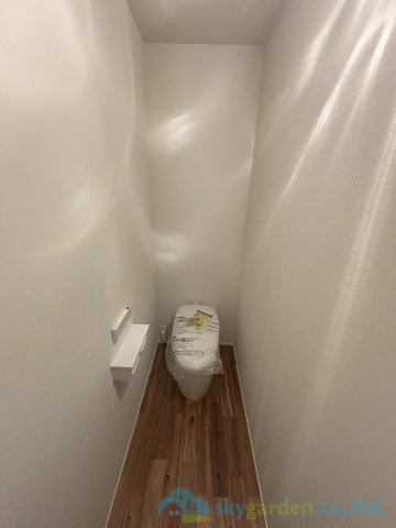 小田原市羽根尾　未入居戸建　全1棟1号棟のトイレ