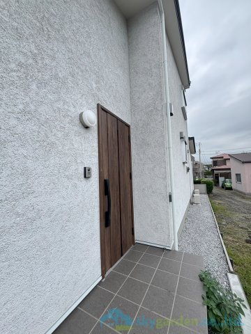 小田原市羽根尾　未入居戸建　全1棟1号棟の玄関