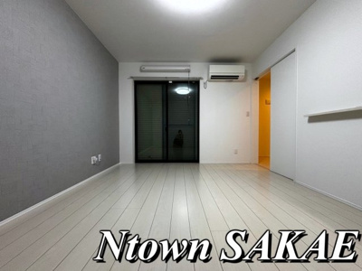 【居間・リビング】 | プランドール平安通 | ゆったり過ごせるリビングです