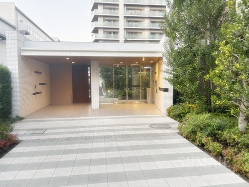 ガーデンクロス東京王子のエントランス|ゆとりのあるエントランスです