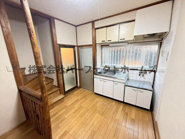 藤が尾4丁目貸家の居間・リビング|ゆったりとしたリビングです