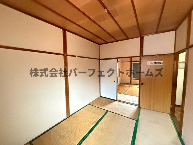 藤が尾4丁目貸家の和室|フローリングだけでなく、和室もあります