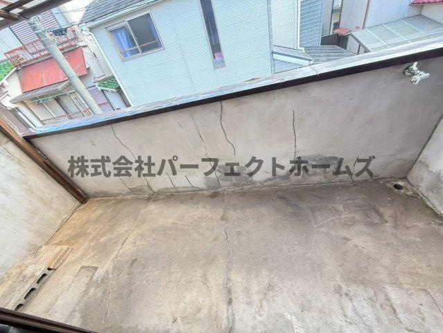 藤が尾4丁目貸家のバルコニー|お洗濯にも便利なバルコニー付き