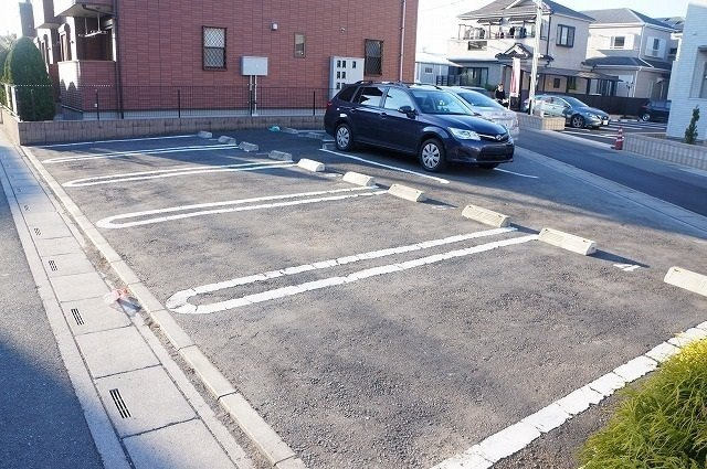 エテルノ　ブリ－ズ　Ⅱの駐車場