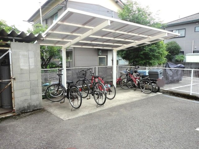 ニューカーム松木のその他共用部分|駐輪場