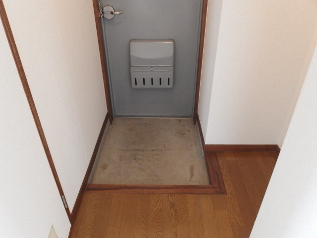 リバーストーン（東大友町）の玄関