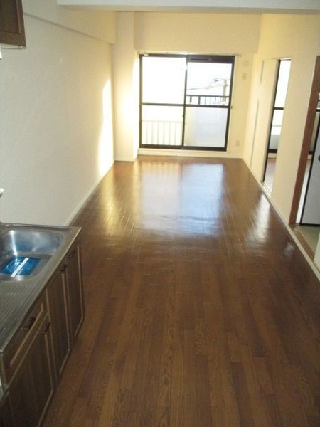 レジディア日比野の居間・リビング|使いやすい居間です