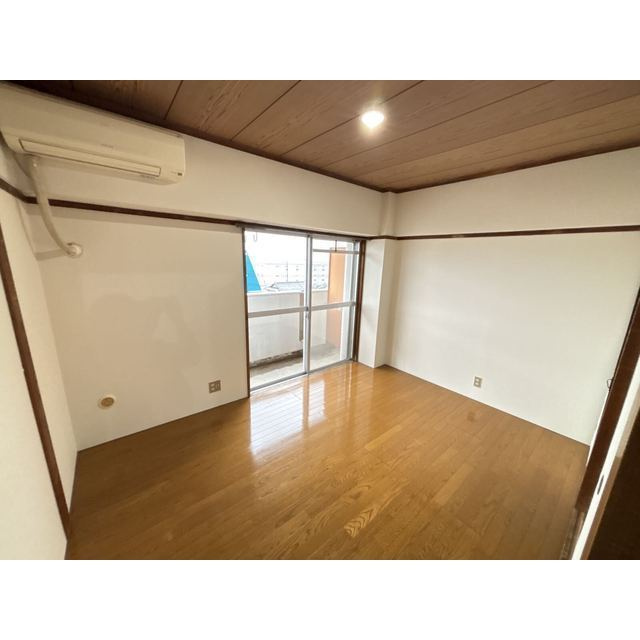 コーポサンライズモリの居間・リビング