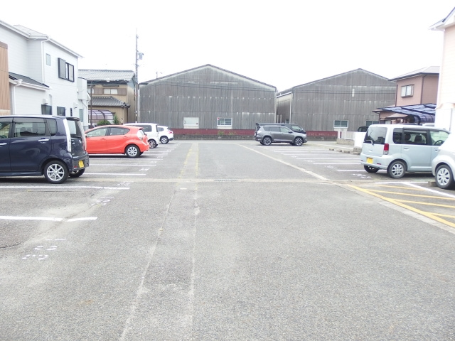 ワンスリーマンションの駐車場