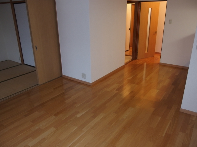 ワンスリーマンションの居間・リビング