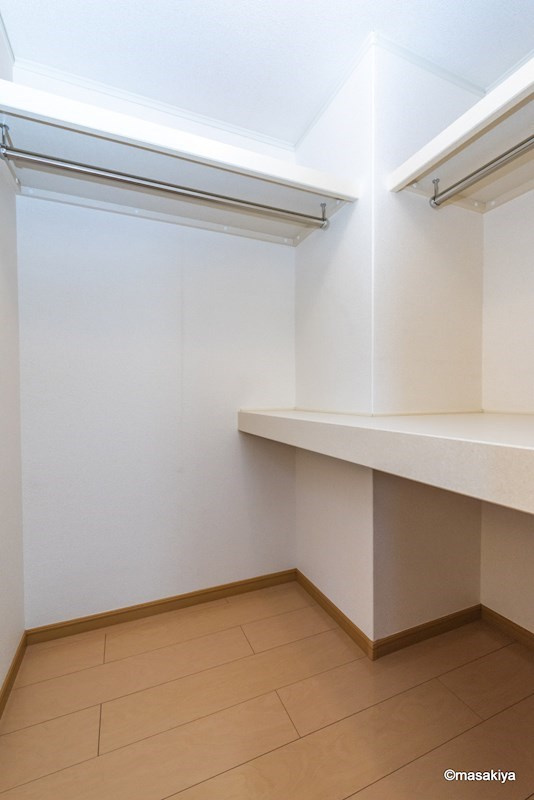 ガーデンハウス朝日山　Bの収納|ウォークインクローゼット