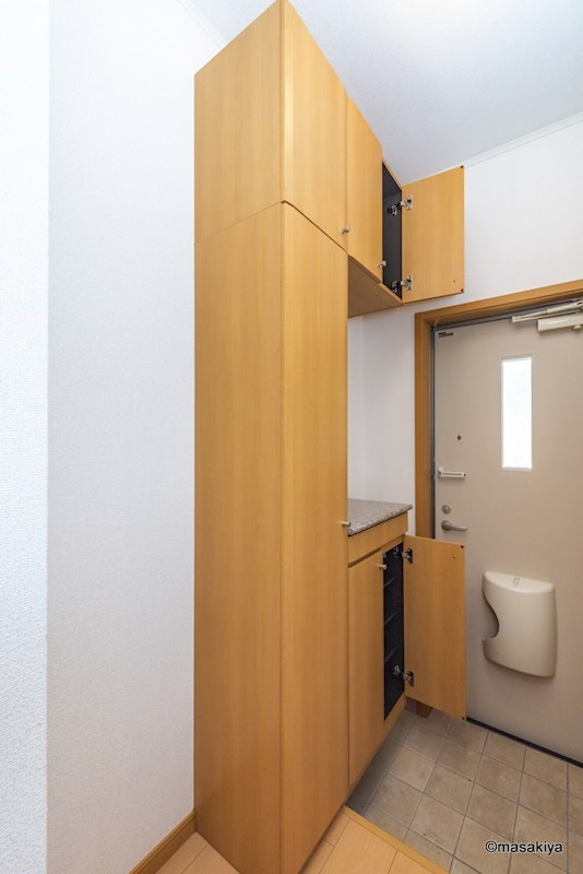 ガーデンハウス朝日山　Bの玄関|下駄箱