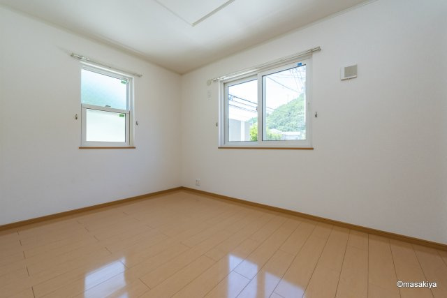 ガーデンハウス朝日山　Bの居間・リビング