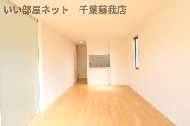 ヴィラージュおゆみ野の居間・リビング|使いやすいリビングです