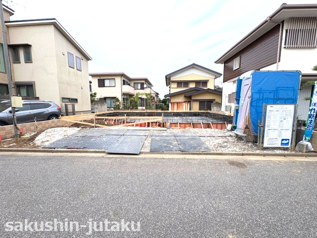 【外観】 | 八千代台東４丁目　新築戸建 | 前面道路は６ｍ公道面　旧開発分譲地内