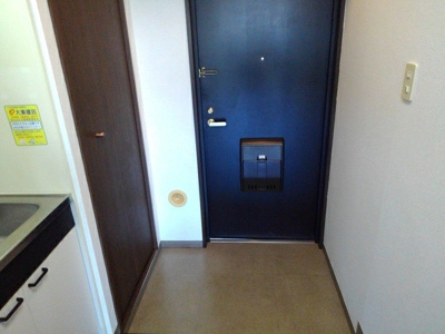 【玄関】 | 新横浜FSビル | 整理のしやすいシューズボックス付き玄関