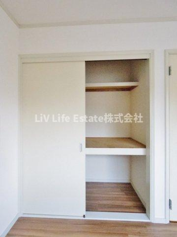 小平市仲町のテラスの収納