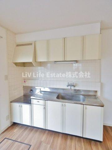 小平市仲町のテラスのキッチン