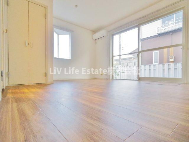 小平市仲町のテラス