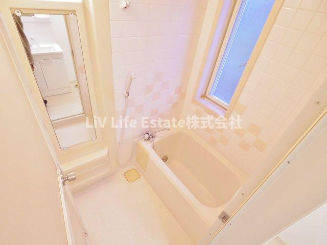 小平市仲町のテラスの浴室