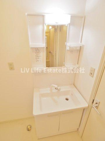 小平市仲町のテラスの洗面所