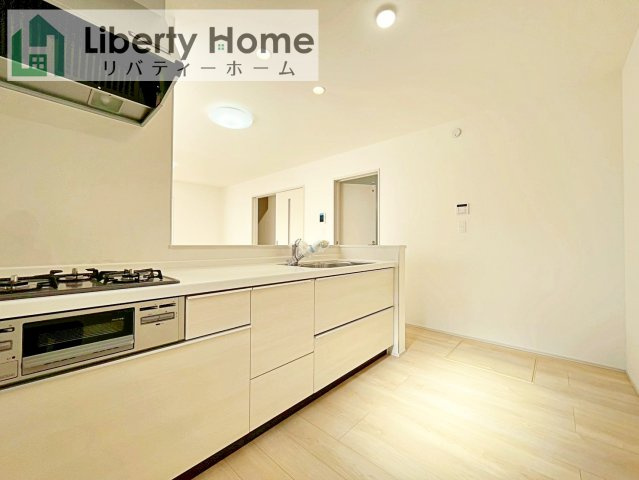 水戸市内原町984番　新築戸建　B号棟のキッチン