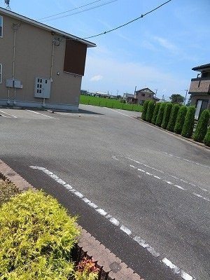 サニーフラット・ペーナの駐車場