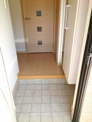 アニュー光の玄関