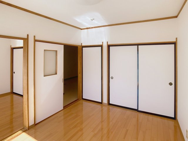 沼沢コーポラスの洋室