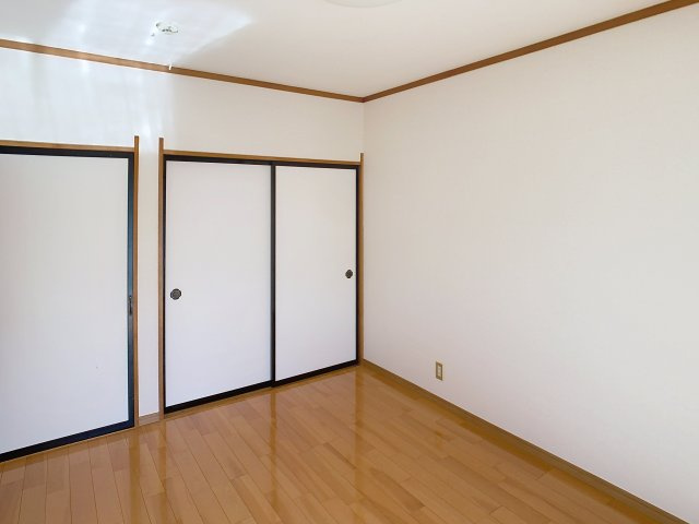 沼沢コーポラスの洋室