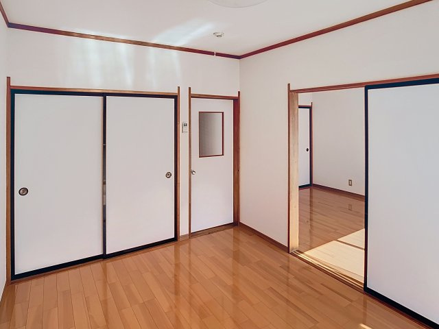 沼沢コーポラスの洋室