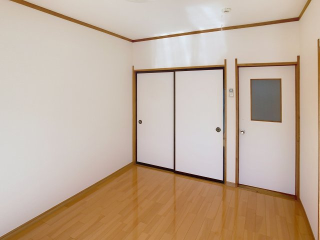 沼沢コーポラスの洋室