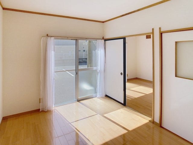 沼沢コーポラスの居間・リビング