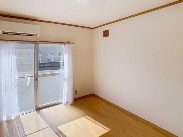 沼沢コーポラスの寝室