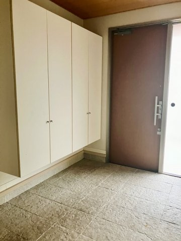 桜山戸建の玄関