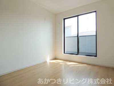 【洋室】 | 小山市粟宮5期 | 明るい日差しが差し込む2階洋室♪