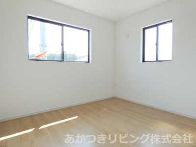 【洋室】 | 小山市粟宮5期 | 2面採光の明るい室内♪