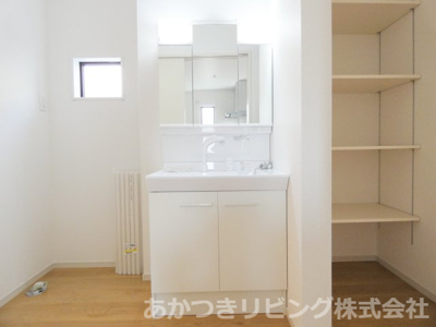 【独立洗面台】 | 小山市粟宮5期 | 備付収納棚付きの広々パウダールーム♪