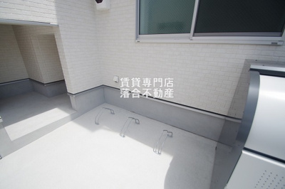 【その他共用部分】 | MQuarto淵野辺Ⅰ | 敷地内駐輪場完備。敷地内ゴミ置場あり。