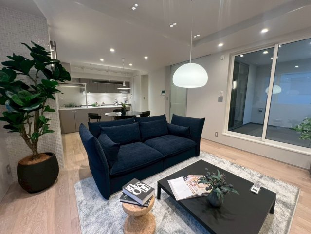 世田谷区世田谷　完成デザイナーズ住宅B号棟の居間・リビング|2025.10.19撮影