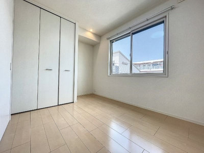 【寝室】 | ルークラティブ蓮根 | 開放的な寝室です