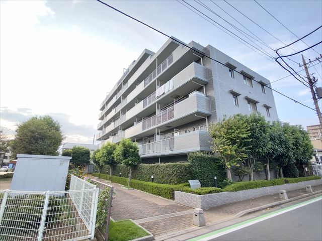 【外観】 | ソフィア上福岡 | 開放感のある角部屋です