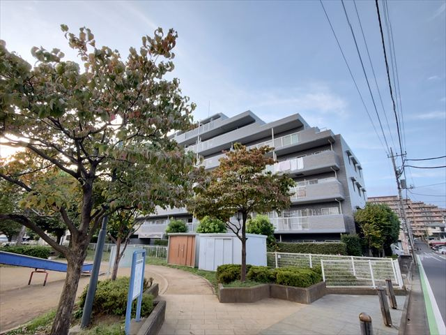 【周辺】 | ソフィア上福岡 | 隣接地に公園があります